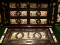 National History Museum – desk