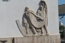 Palermo – sculpture on harbour building