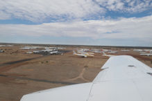 Flight to Ularu – planes parked due to covid