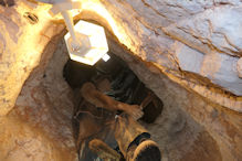 Coober Pedy – Museum old style digging in shaft