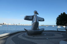Walk Perth centre – Bird in boat sculpture