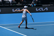 Australian Open 2022 – Ashleigh Barty vs
Lucia Bronzetti 