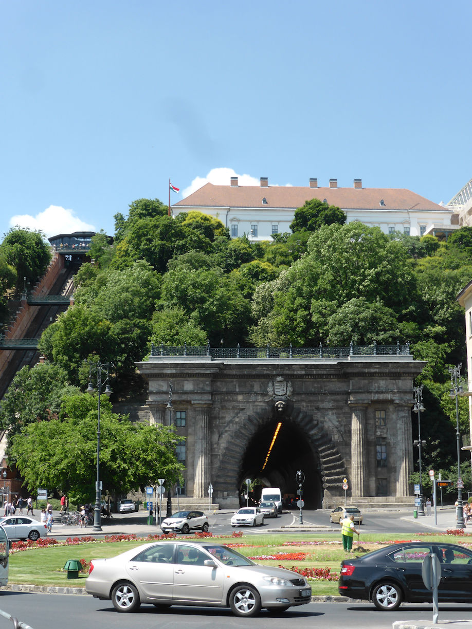 Budapest – The tunnel dug by Scottish engineer
