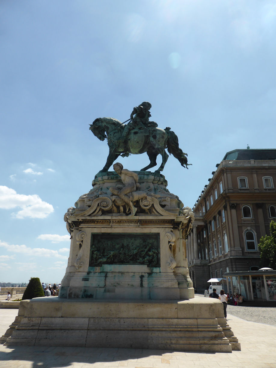 Budapest – equestrian statue
