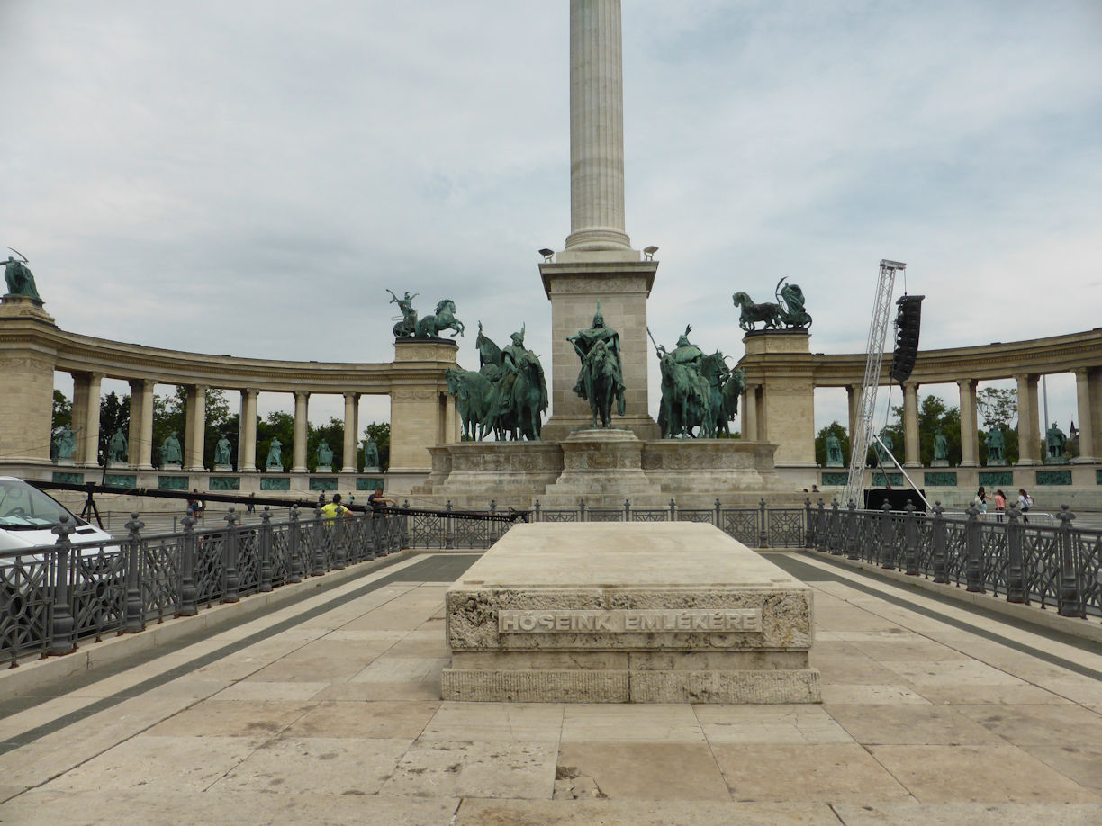 Budapest – Hero's Square
