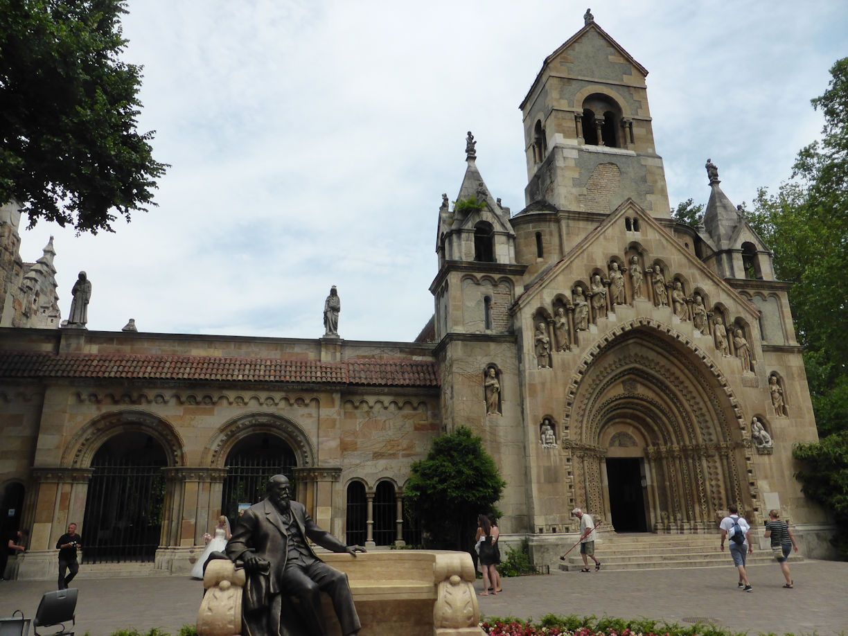 Budapest – Castle near Hero's Square
