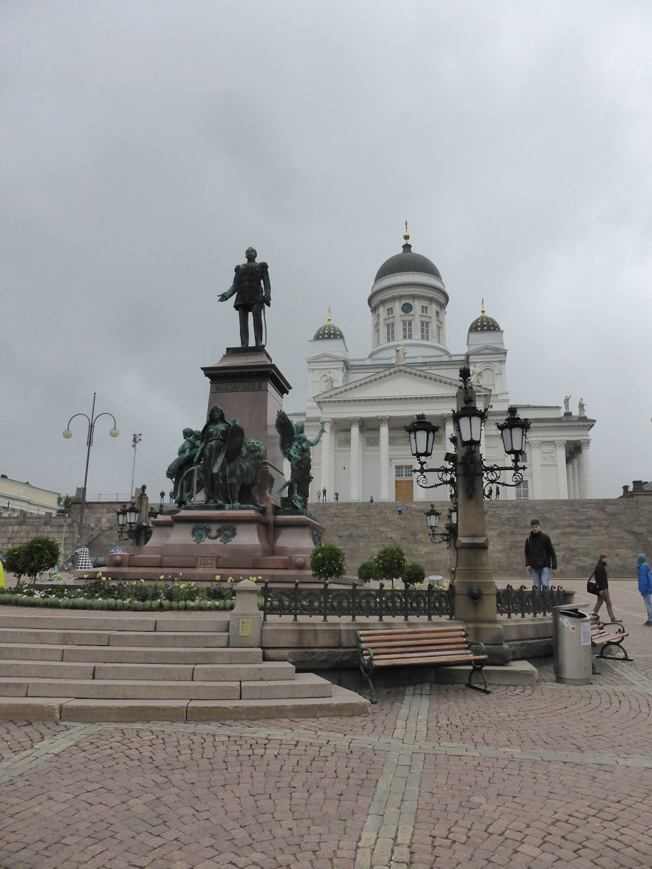 Helsinki – Lutheran Church + Alexander monument
