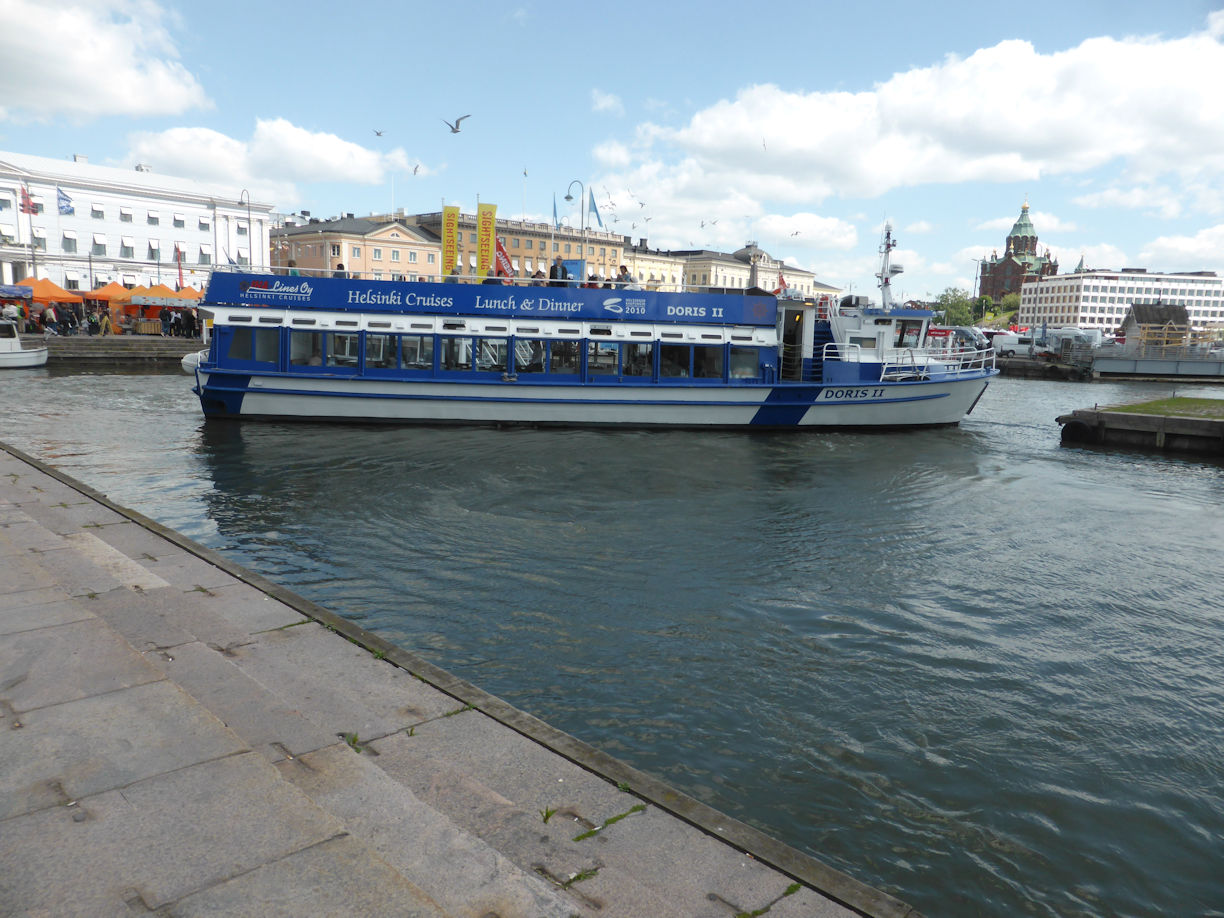 Helsinki – tour boat tight fit
