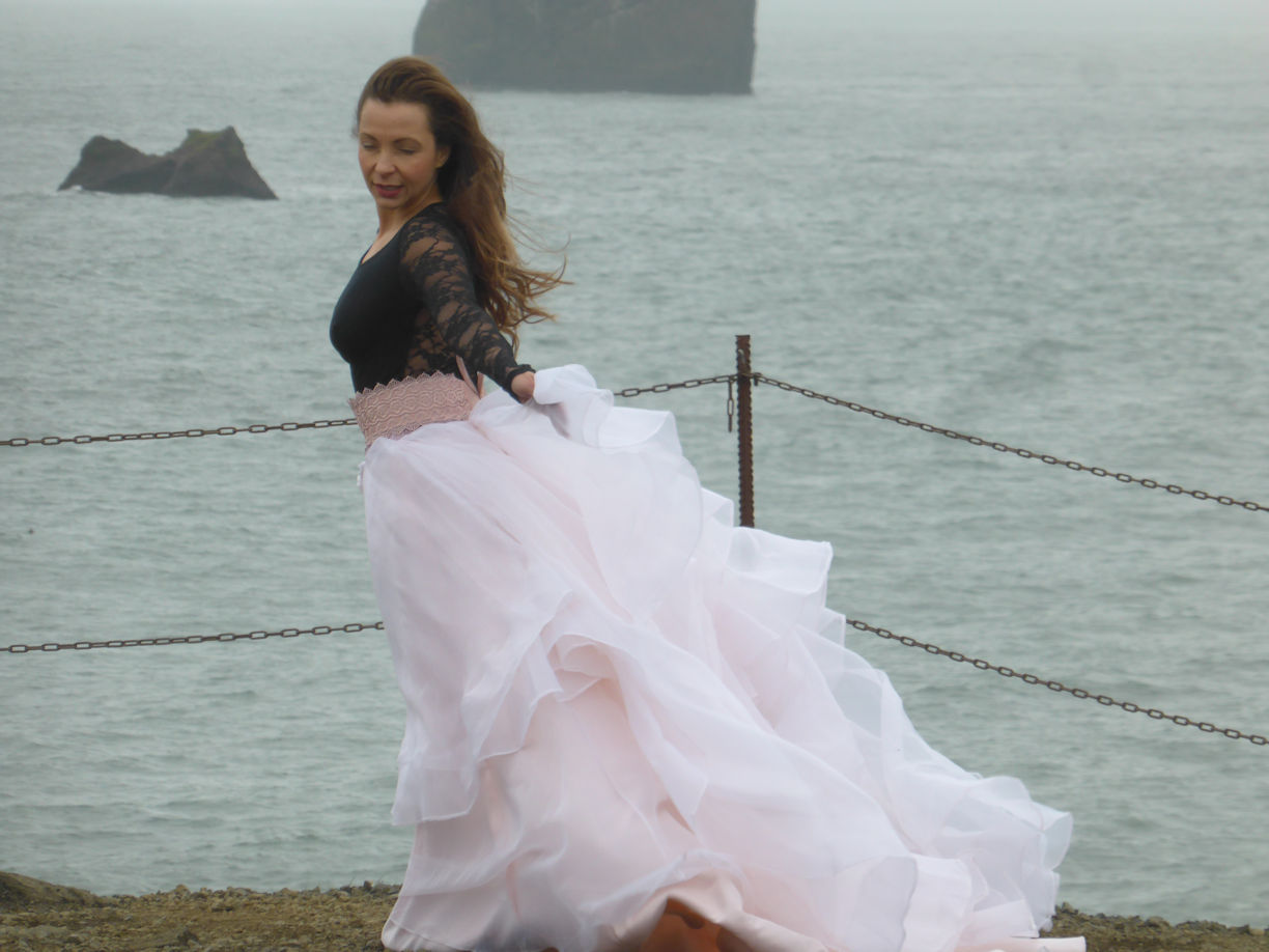 Iceland – Near Vik – Dyrholaey Arch and Cliffs with photo shoot in the cold
