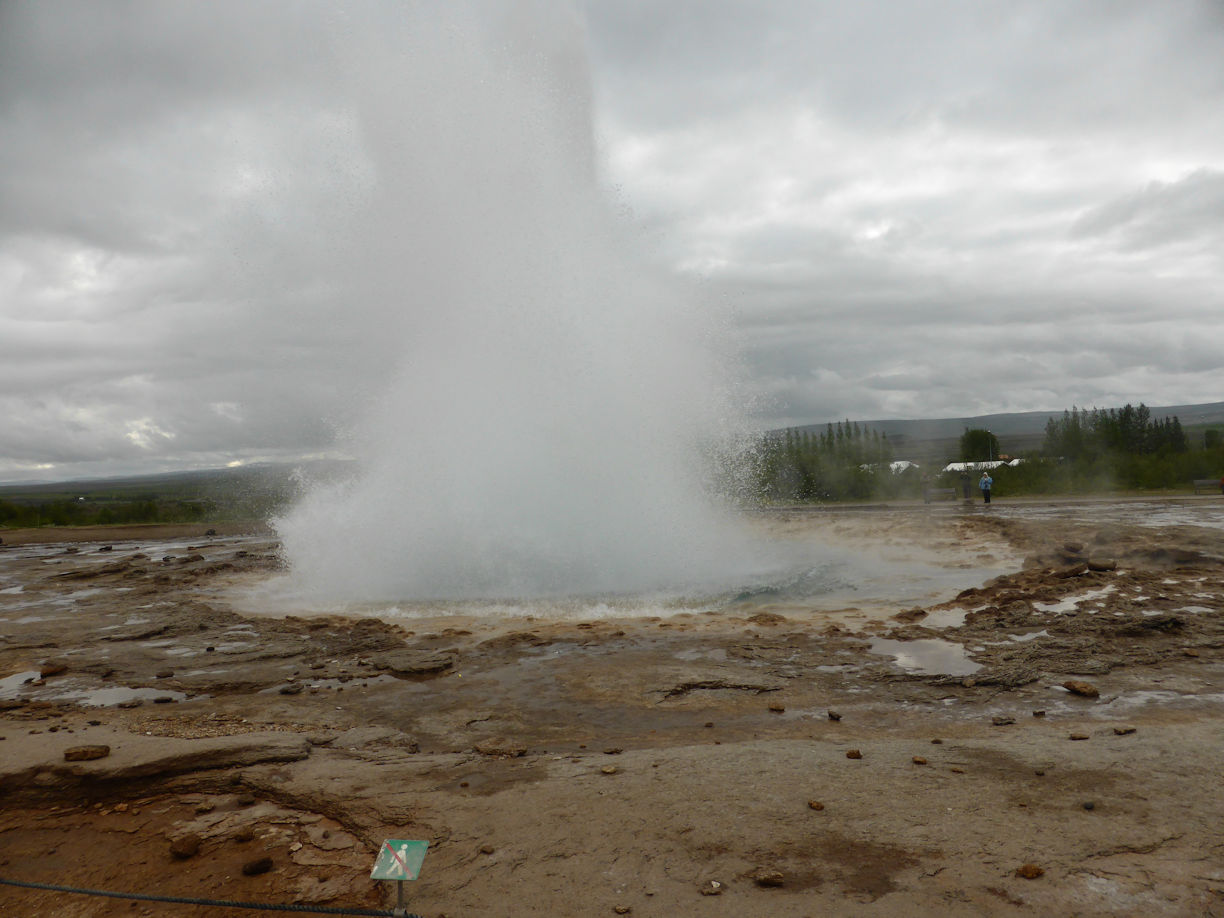 Iceland – Geyser – erupting
