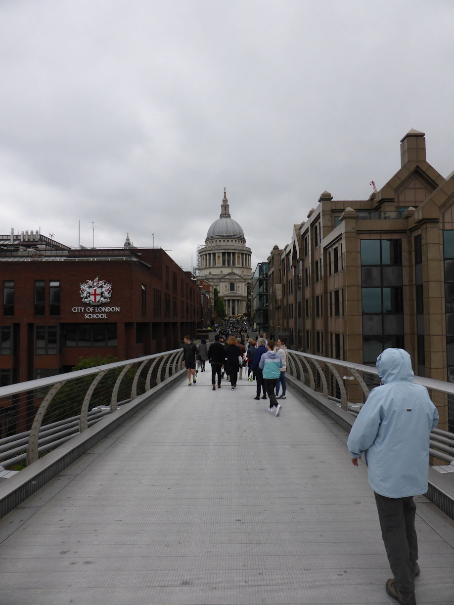 London millenium bridge to St Paul's
