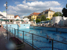 Budapest – Gellert Hotel and Baths wave pool