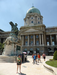 Budapest – Entrance to National Gallery + Robyn