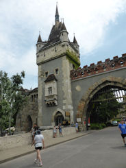 Budapest – Castle near Hero's Square