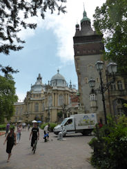 Budapest – Castle near Hero's Square