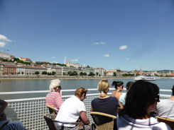 Budapest – Our not expensive boat trip n the Danube (cost zero as inluded in our Budapest Card)