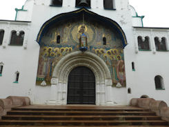 St Petersburg – old house and church near Catherine's Palace