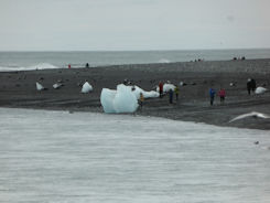 Iceland east – Jökulsárlóen Glacier Lagoon iceburgs on beach