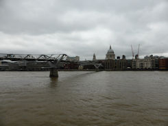 London millenium bridge